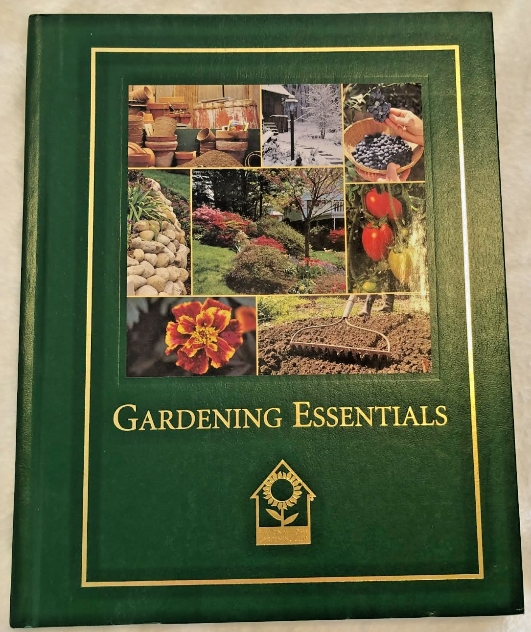 Gardening essentials (Complete gardener's library) - Like New